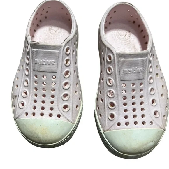 Native pink slip on water shoes size 6C