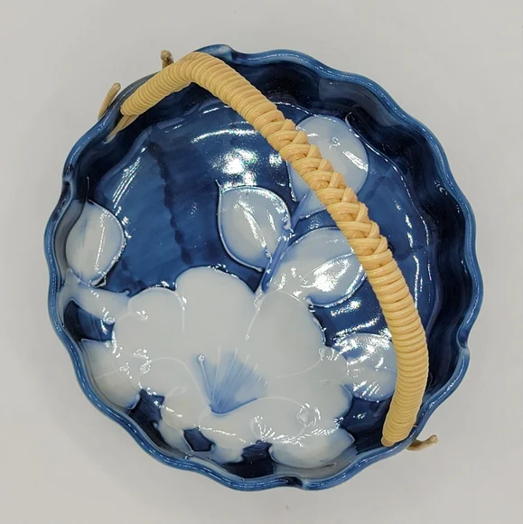Ceramic Lotus Flower Scalloped Basket Bowl Blue & White Glaze Wicker Handle Vtg