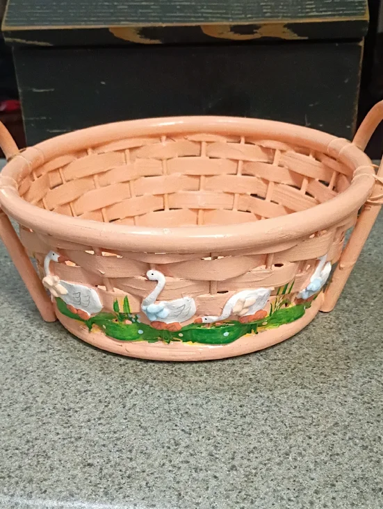 Vintage Cottage Core 4 Ducks Or Geese Peach Handpainted Basket