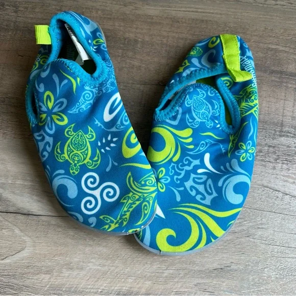 Aqua water shoes