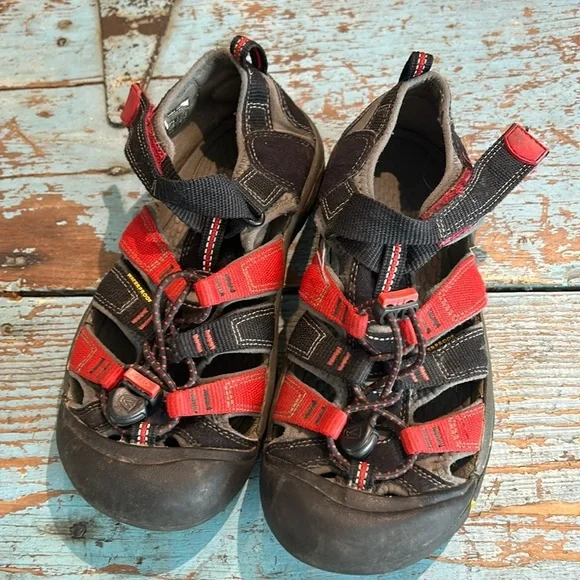 KEEN Shoes Red Boys Unisex Girls Waterproof Hiking Sneakers Sandals Washable 3.5