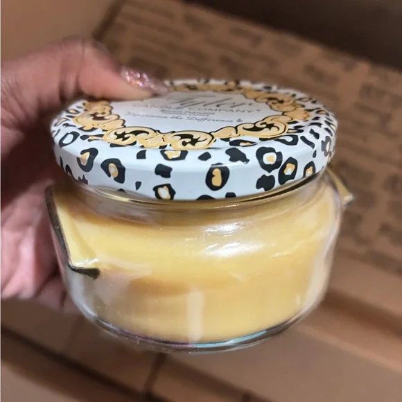 Tyler Candles - 11 oz Jar (1) Fleur De Lis