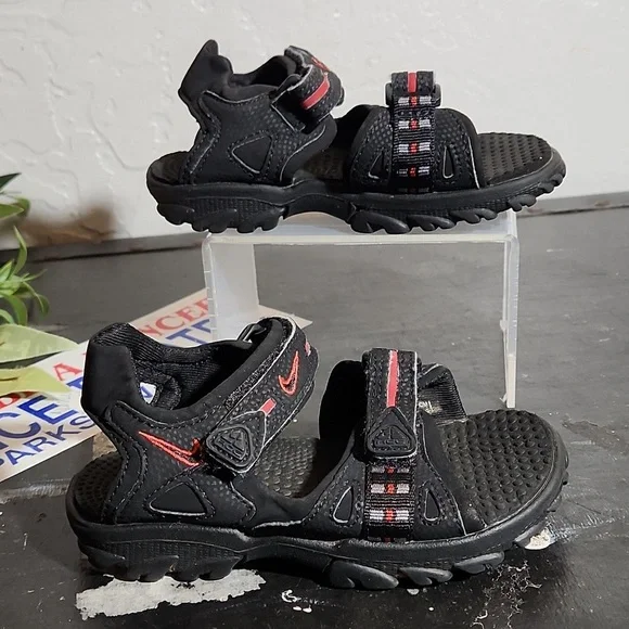 NIKE 7C Hiking Walking Beach Sandals Black Red
