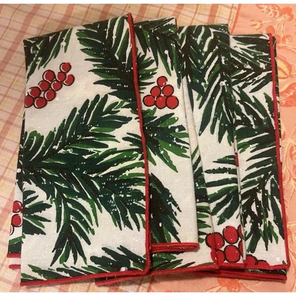 Vintage Set of 4 Christmas Napkins Holiday Pine Tree Berry Holly Pattern Cloth