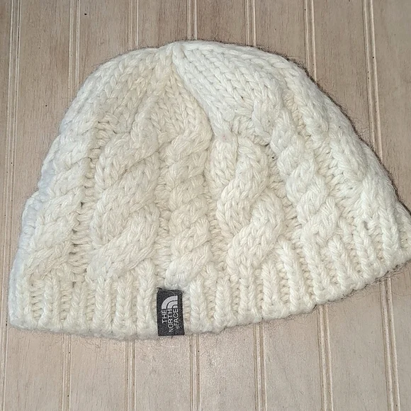 The North Face Girls Medium Cable Knit Cream Wool Blend Fleece Inside Winter Hat