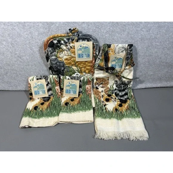Vtg Cats Playing in the Grass 4 Piece Kitchen Towel Set Cotton B&D Kitchen Works