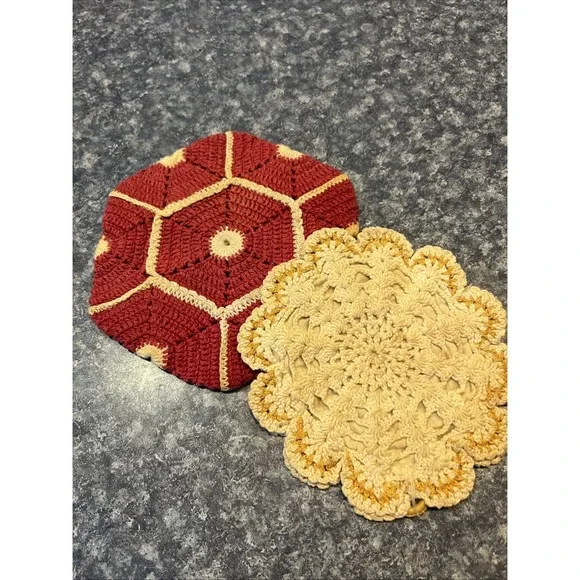 Lot of 2 crochet handmade vintage potholders hot pads pot holders