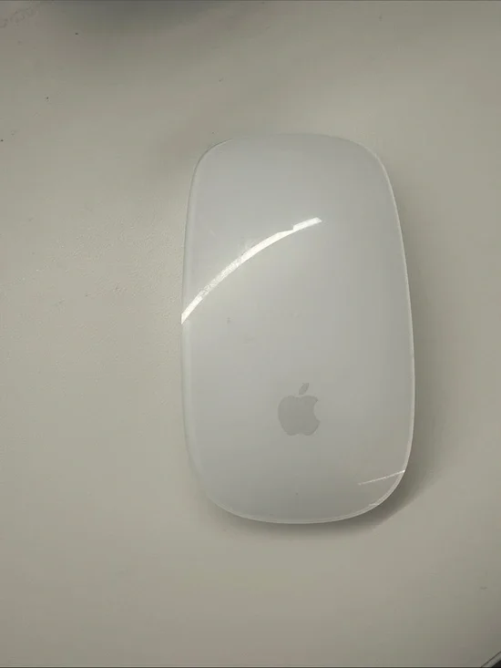 Apple White Magic Mouse - Multi-Touch Bluetooth Mouse