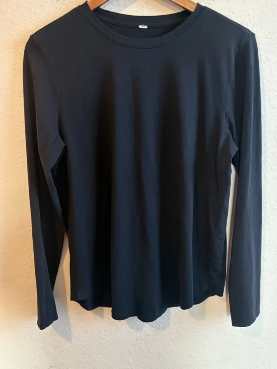 Lululemon Black Long Sleeve Tee Size 6