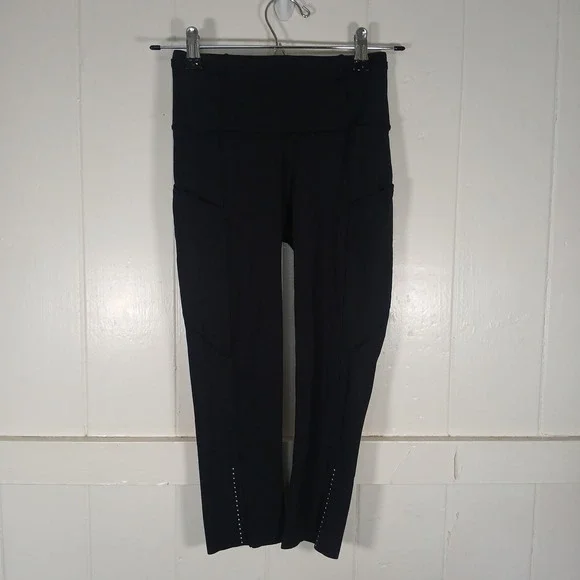 Lululemon Speed Up Crop Leggings Womens 2 Black High Rise Pockets Reflective