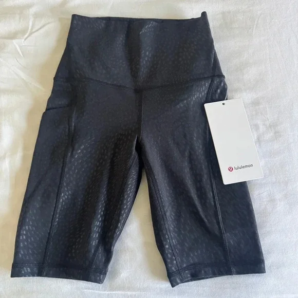 🆕 Lululemon Align HR Shorts with Pockets 8” Jewel Emboss Black
