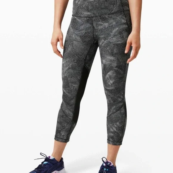 Women's Lululemon Pace Rival High Rise Crop Velocity Mesh Island Must Size 2
