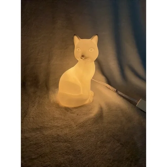 Target White Ceramic Cat Accent Lamp Figural Kitty Night Light Minimalist Boho