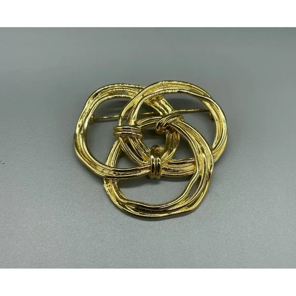 Vintage Infinity‎ Celtic Knot Goldtone Brooch Pin