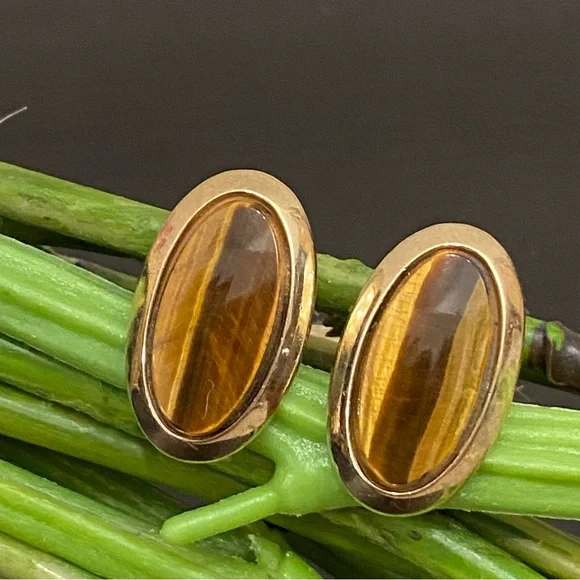 Vintage Unsigned Gold-tone Tiger’s Eye Oval Cufflinks