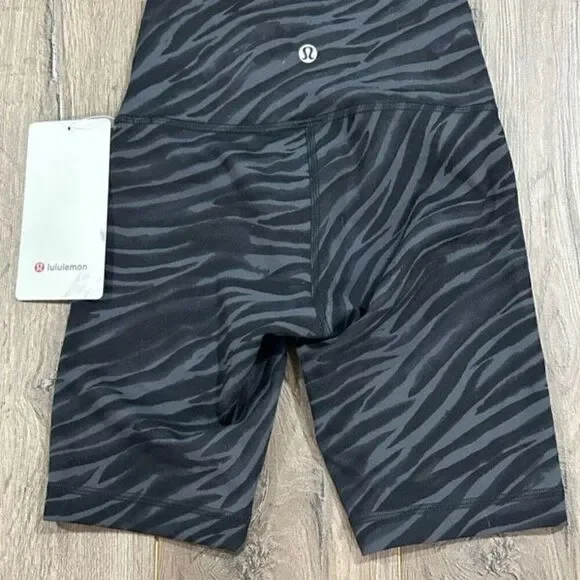 Lululemon Wunder Train High-Rise Short 8”