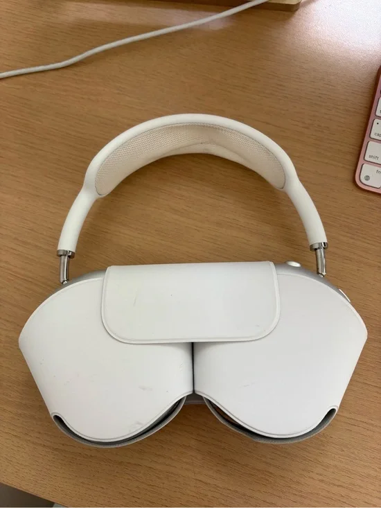 Apple Airpods Silver Max Gen 1 (2020) Pre-Owned