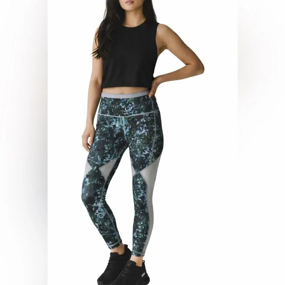 Lululemon Gray & Blue Camo‎ Print Leggings 6 Full Length Athletic Pants Womens