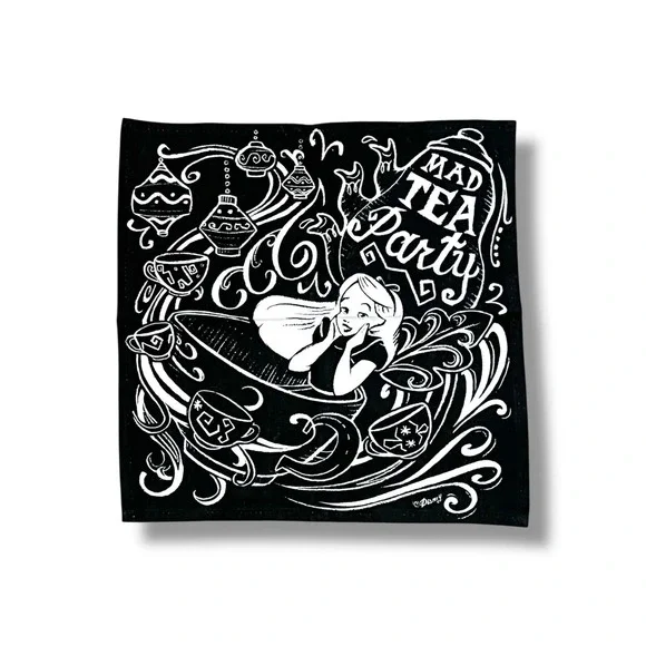 NWT Disney Alice in Wonderland Mad Tea Party Tea Towel Cloth Napkin‎
