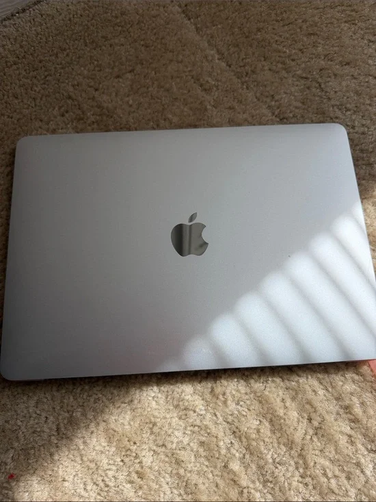 Apple MacBook Pro in Silver Aluminum Finish