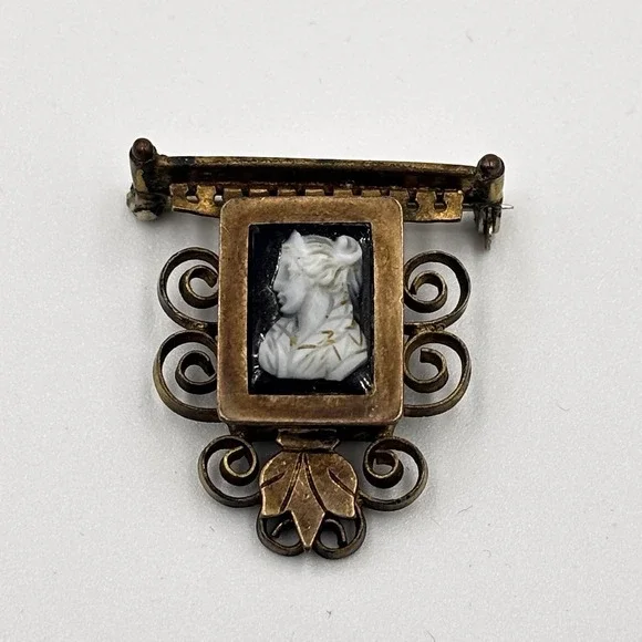 Antique Victorian Cameo Brooch Gold Filled Ornate Frame Lady Foliage Locket
