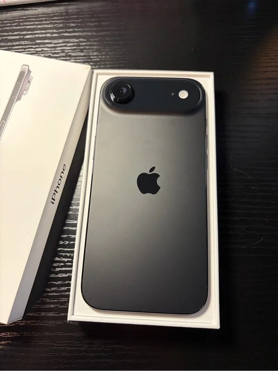 Apple iPhone in Space Black - Single Camera Back