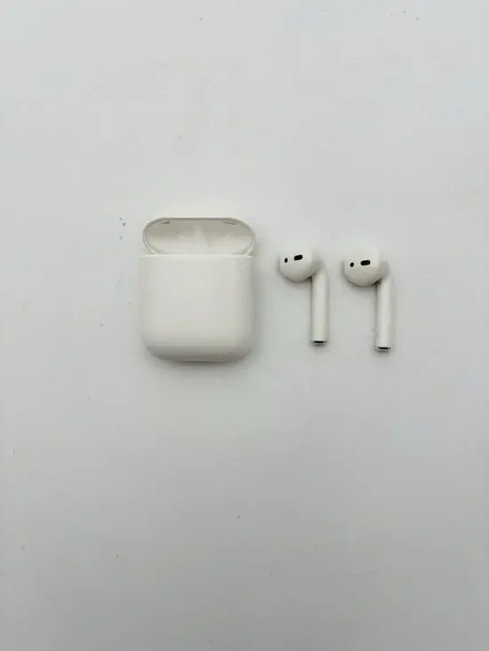 2 Right Side Apple AirPods 2nd Generation Earbuds And Case For Parts And Repair