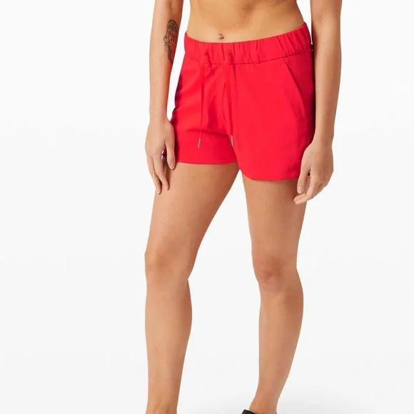 Lululemon On the Fly Shorts 2.5” Size 8