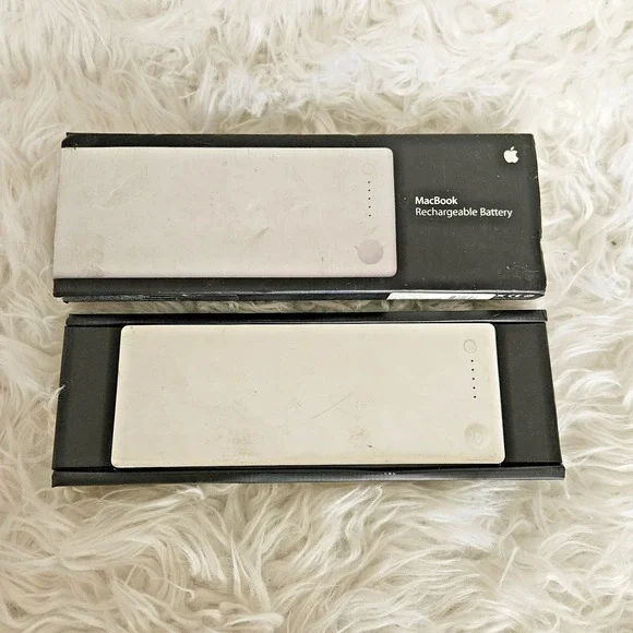 PREOWNED APPLE MACBOOK RECHARGEABLE BATTERY A 1185 for parts / repair only