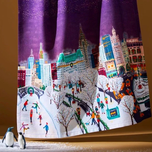 Holiday in the city Tea Towel