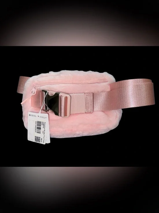 NWT Lululemon Everywhere Belt Bag Strawberry Milkshake Plush Fleece 1L
