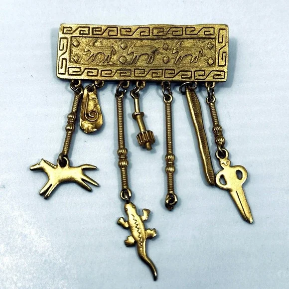 JJ 1988 Southwest Style Dangle Brooch Lizard Dog Key Gold Tone Pin VTG