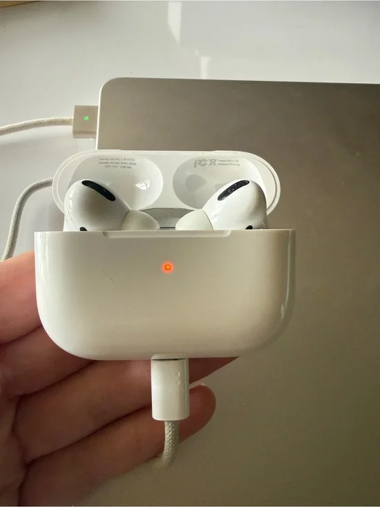 Apple AirPods Pro 1st Gen