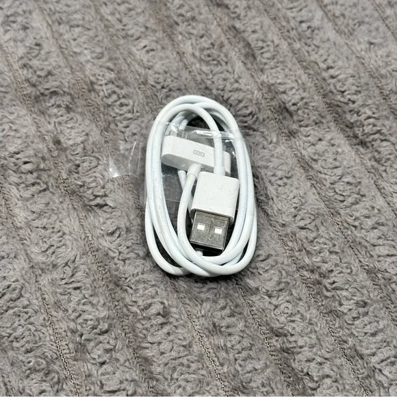 Apple 30 Pin White USB Charging Cable