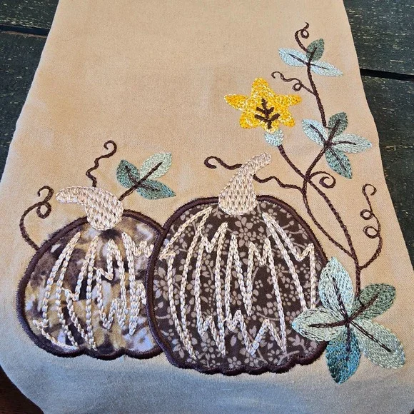 Autumn Fall Pumpkin Patch Kitchen Dish Towel Embroidered 19x28 VHC Brands NEW
