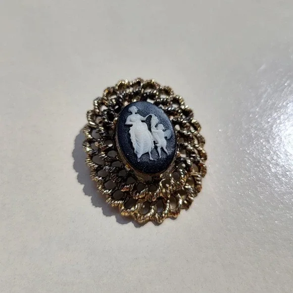 Vintage Cameo Brooch Black Gold Mother Child Filigree Oval Pin