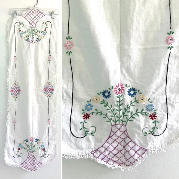 Vintage 40’s white linen embroidered flower basket tablecloth runner