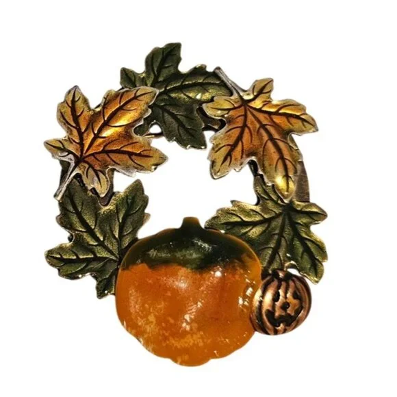 KC Autumn Harvest Pumpkin Maple Leaves Wreath Brooch Fall Themed Brooch Pin 2