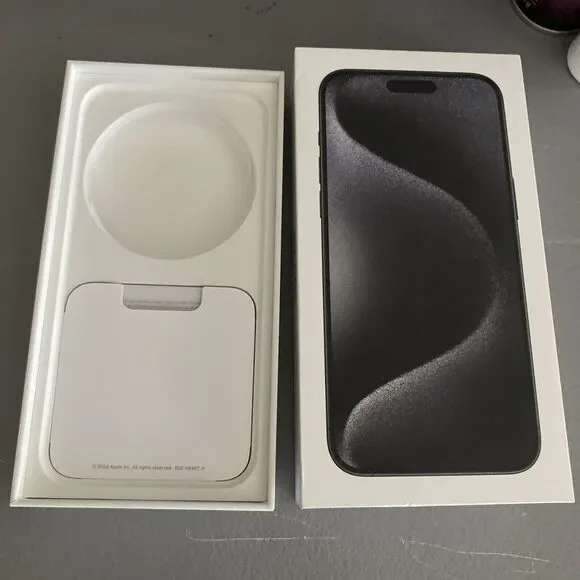 Apple iPhone 15 Pro Max Black Titanium 256GB - EMPTY BOX ONLY