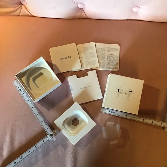 Apple AirPods Pro Wireless Case Earbud Headphones White BOX ONLY