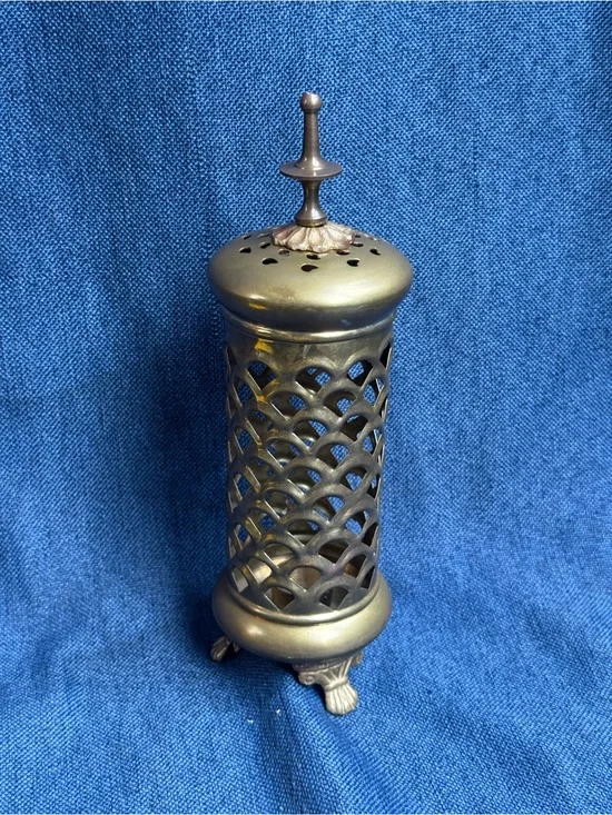 Vintage Solid Brass Pierced Lattice Candle Holder Lantern Tripod Feet 9