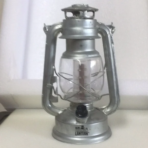 Olde Brooklyn Lantern Antique Style Camping Lamp Bright LED Light Silver