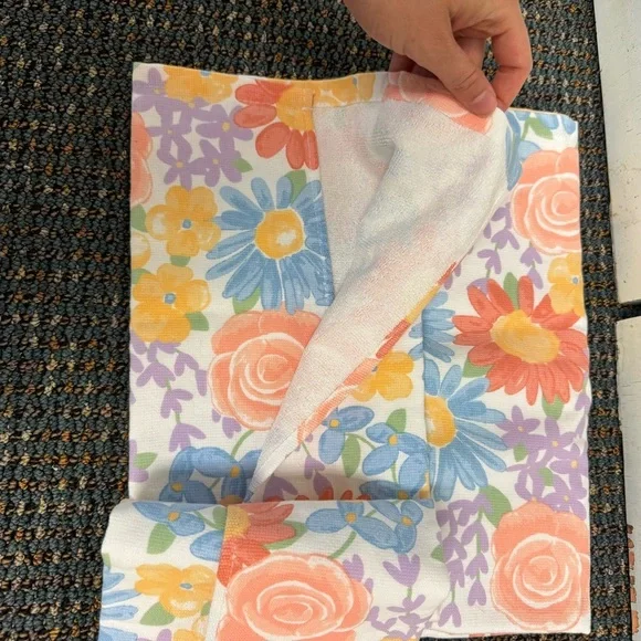 Floral Patterned Hand Towels‎