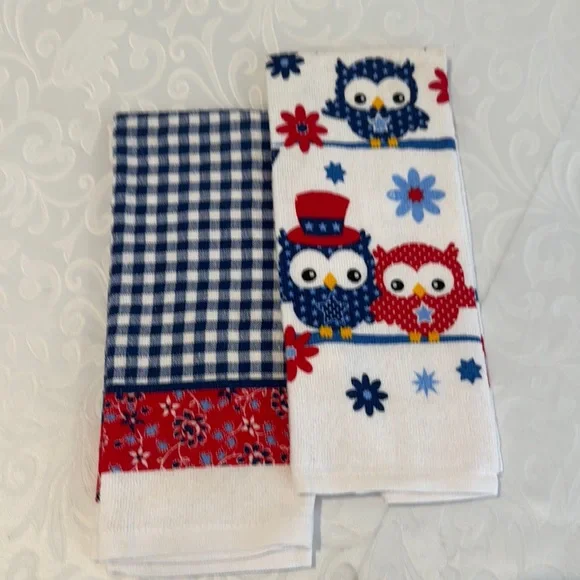 🌟3/$15🌟 NWOT Set of 2 kitchen Towels.