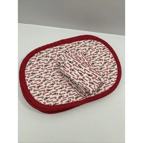 Christmas‎ Placemat And Napkin Set/24 Candy Cane Quilted Stains Vtg SKU 1229