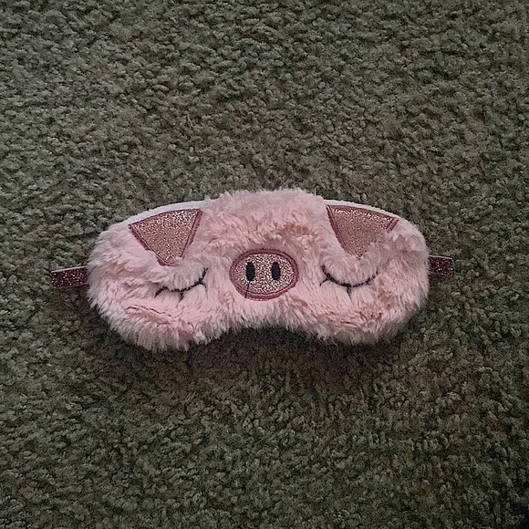 I am selling a pig sleep mask