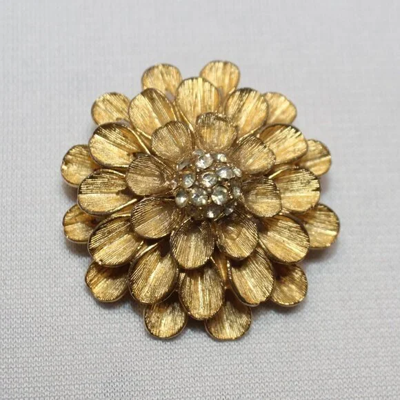Vintage Golden Floral Design w/Rhinestone Center Brooch