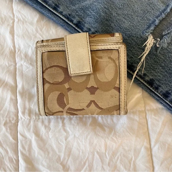 Coach Women Vintage Wallet‎
