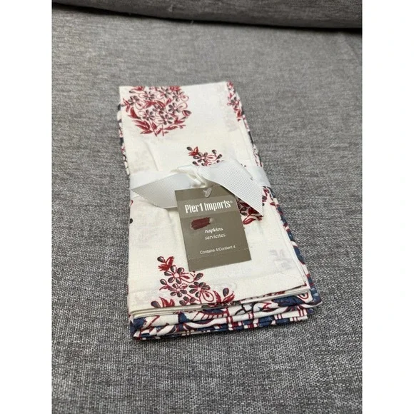 Pier 1 New Pack Of Cloth Napkins Floral Red White‎ Blue Paisley