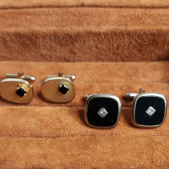 Vintage Shields & Anson Black and Goldtone Cufflinks Set diamond chip (2)